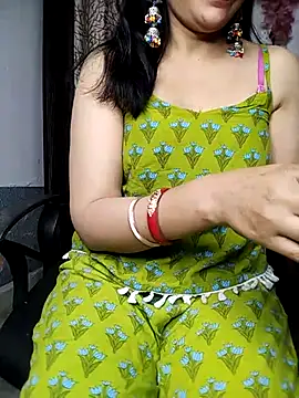 Snapshot of sexy_bhabhi69 chatting on March 17, 6:42 pm sexy bhabhi69 online show from March 17, 6:42 pm