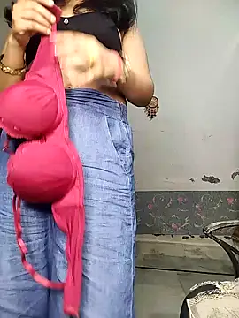 Snapshot of sexy_bhabhi69 chatting on September 14, 4:40 pm sexy bhabhi69 online show from September 14, 4:40 pm