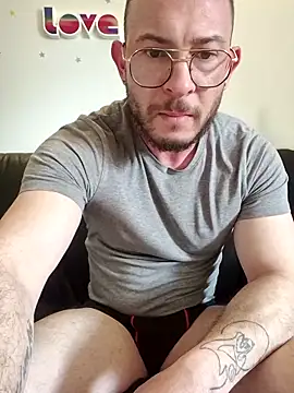 jourdinio13 online show from March 30, 8:38 am