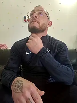 jourdinio13 online show from November 16, 12:21 pm