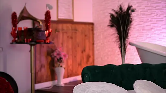 Jenna Day online show from April 18, 7:11 am