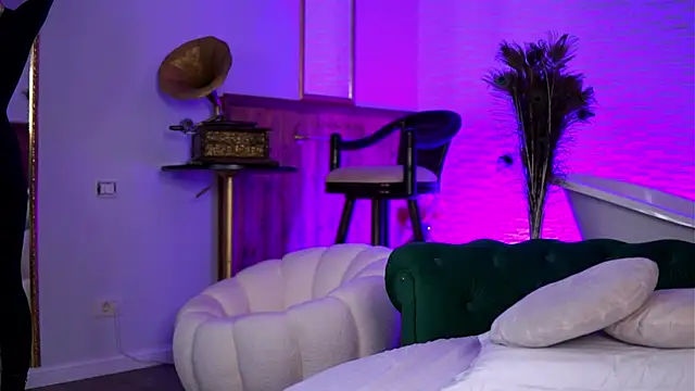 Jenna Day online show from January 7, 6:40 am