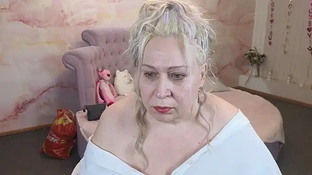 Penelope Pinky online show from February 9, 10:24 am