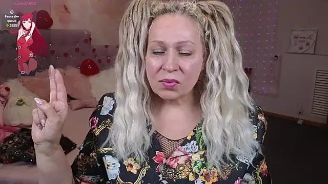 Snapshot of Penelope_Pinky chatting on February 14, 2:33 pm Penelope Pinky online show from February 14, 2:33 pm