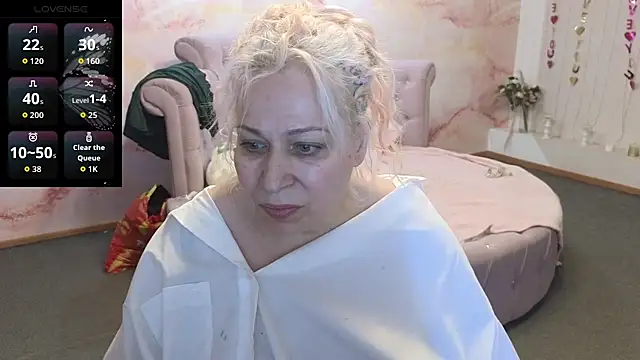 Penelope Pinky online show from April 3, 11:38 am