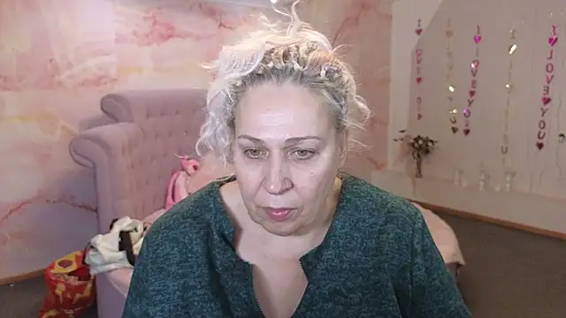 Penelope Pinky online show from November 4, 11:03 am