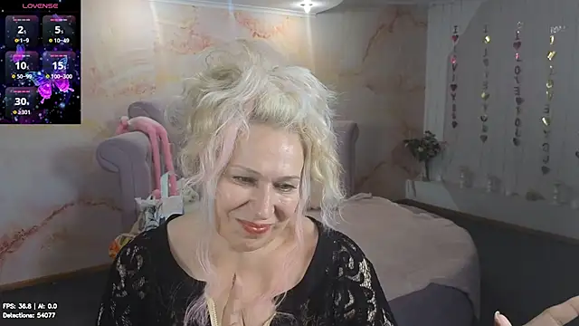 Snapshot of Penelope_Pinky chatting on June 25, 1:27 pm Penelope Pinky online show from June 25, 1:27 pm