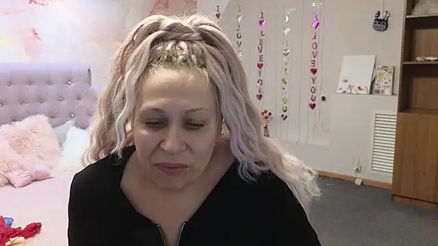 Snapshot of Penelope_Pinky chatting on March 18, 7:33 am Penelope Pinky online show from March 18, 7:33 am