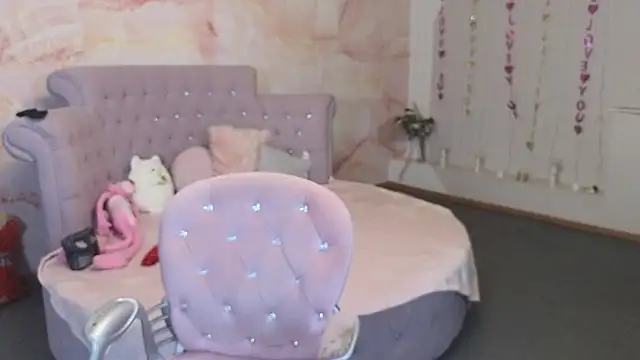 Penelope Pinky online show from February 10, 11:53 am