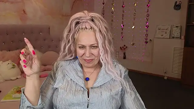 Snapshot of Penelope_Pinky chatting on February 26, 5:42 pm Penelope Pinky online show from February 26, 5:42 pm