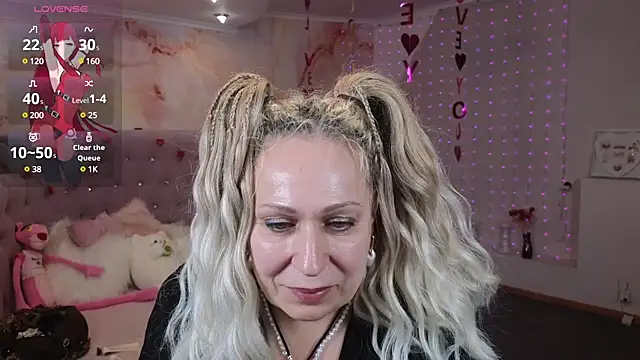 Snapshot of Penelope_Pinky chatting on February 19, 5:38 pm Penelope Pinky online show from February 19, 5:38 pm