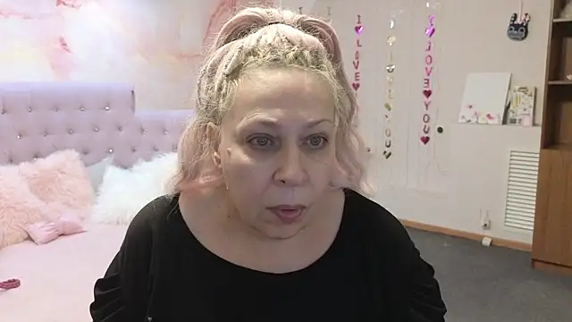 Snapshot of Penelope_Pinky chatting on March 18, 4:29 am Penelope Pinky online show from March 18, 4:29 am
