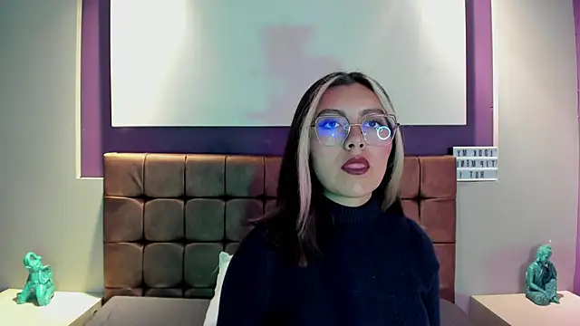 Snapshot of mila_mendoza chatting on March 11, 12:50 pm mila mendoza online show from March 11, 12:50 pm