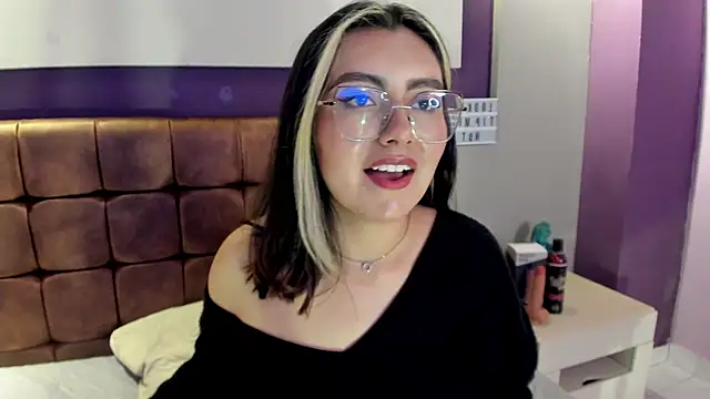 Snapshot of mila_mendoza chatting on March 20, 3:25 pm mila mendoza online show from March 20, 3:25 pm