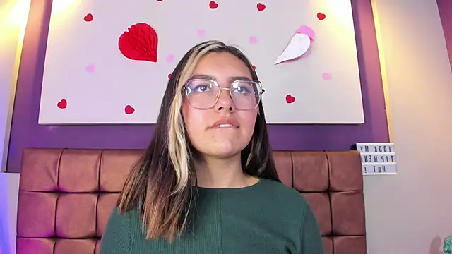 Snapshot of mila_mendoza chatting on February 12, 3:16 pm mila mendoza online show from February 12, 3:16 pm