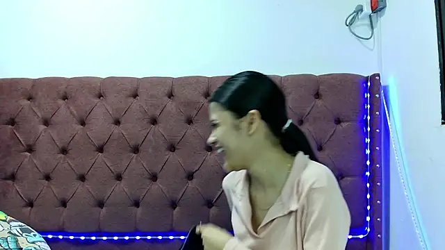 Snapshot of lau_hotfox chatting on January 29, 1:37 am lau hotfox online show from January 29, 1:37 am