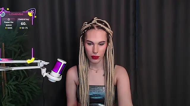 Snapshot of Cassie_Bae chatting on December 19, 8:38 am Cassie Bae online show from December 19, 8:38 am