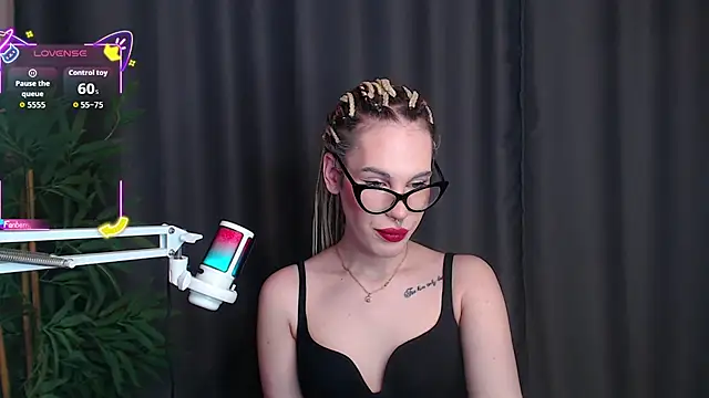 Snapshot of Cassie_Bae chatting on December 21, 8:49 am Cassie Bae online show from December 21, 8:49 am