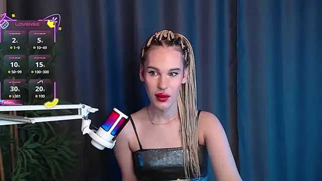 Snapshot of Cassie_Bae chatting on December 20, 7:44 am Cassie Bae online show from December 20, 7:44 am