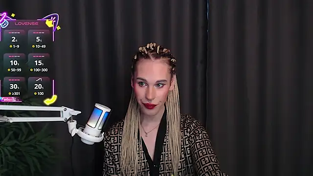 Snapshot of Cassie_Bae chatting on December 18, 7:46 am Cassie Bae online show from December 18, 7:46 am