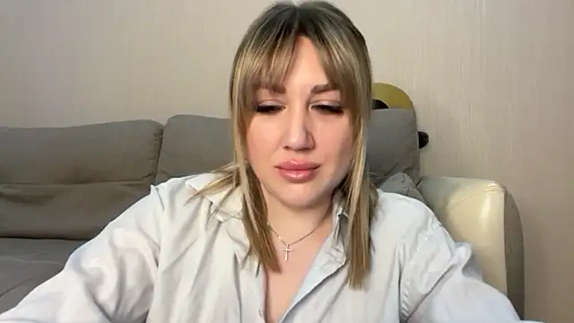 VickyLove047 online show from April 19, 7:20 am