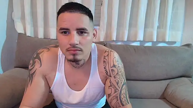 Snapshot of Geishastudios chatting on December 14, 4:01 pm Geishastudios online show from December 14, 4:01 pm