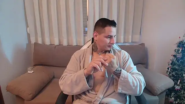 Snapshot of Geishastudios chatting on December 20, 11:13 am Geishastudios online show from December 20, 11:13 am