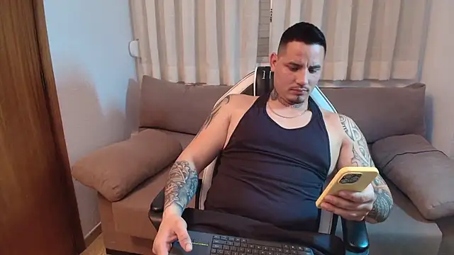 Snapshot of Geishastudios chatting on January 9, 7:21 pm Geishastudios online show from January 9, 7:21 pm