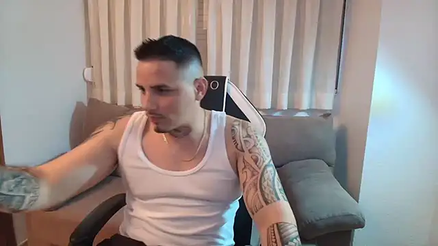 Snapshot of Geishastudios chatting on January 16, 6:12 pm Geishastudios online show from January 16, 6:12 pm