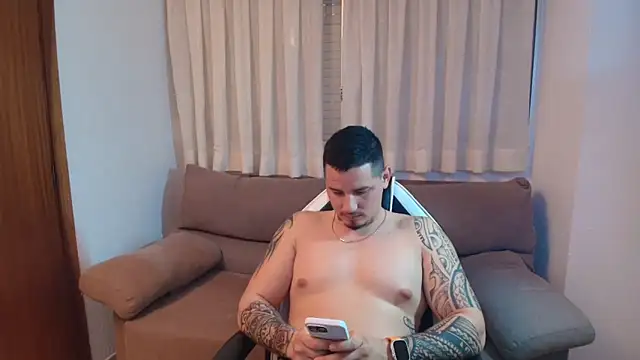 Snapshot of Geishastudios chatting on February 1, 7:39 am Geishastudios online show from February 1, 7:39 am