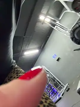 Snapshot of Nylon_play chatting on December 14, 6:20 pm Nylon play online show from December 14, 6:20 pm