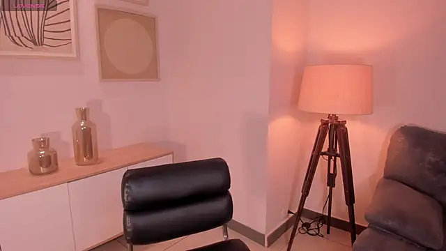 Snapshot of FernandaX1 chatting on March 8, 3:39 am FernandaX1 online show from March 8, 3:39 am