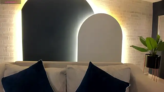 Snapshot of FernandaX1 chatting on October 11, 11:00 am FernandaX1 online show from October 11, 11:00 am