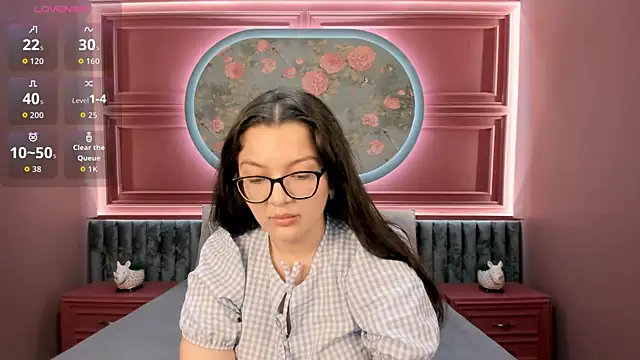 Snapshot of ZarifaBev chatting on October 9, 2:50 pm ZarifaBev online show from October 9, 2:50 pm
