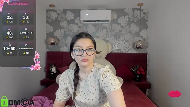 Snapshot of ZarifaBev chatting on February 7, 3:55 am ZarifaBev online show from February 7, 3:55 am