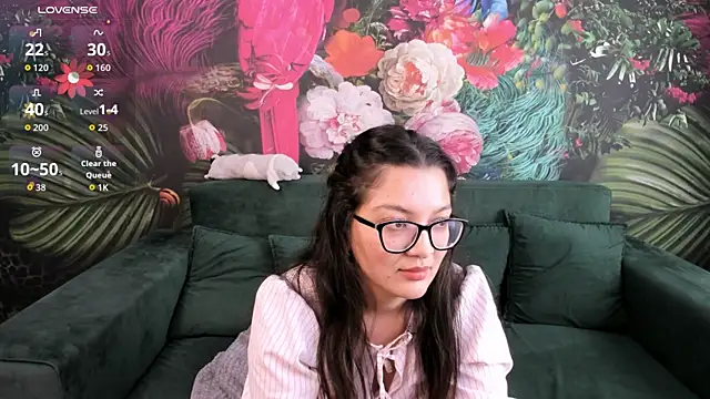 Snapshot of ZarifaBev chatting on October 10, 3:35 pm ZarifaBev online show from October 10, 3:35 pm