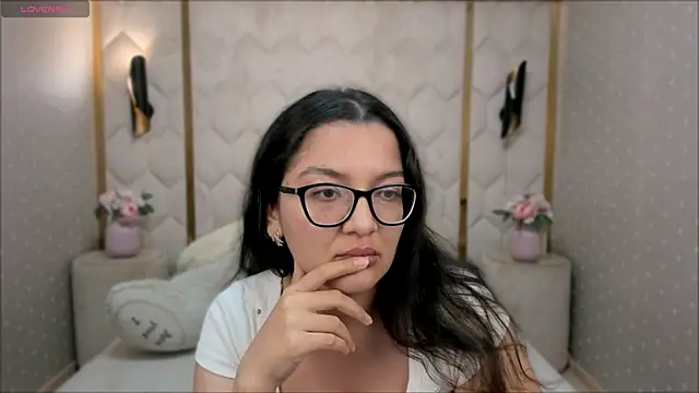 Snapshot of ZarifaBev chatting on September 25, 1:06 pm ZarifaBev online show from September 25, 1:06 pm