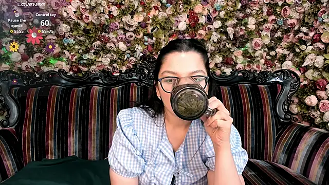 ZarifaBev online show from November 22, 8:51 pm