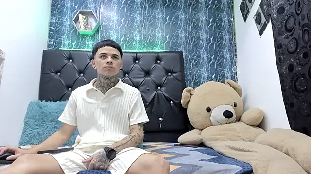 exotic hot couple online show from January 10, 11:44 pm