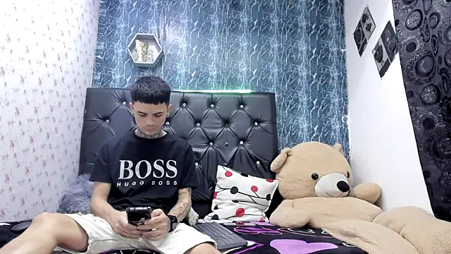 exotic hot couple online show from February 27, 9:58 pm