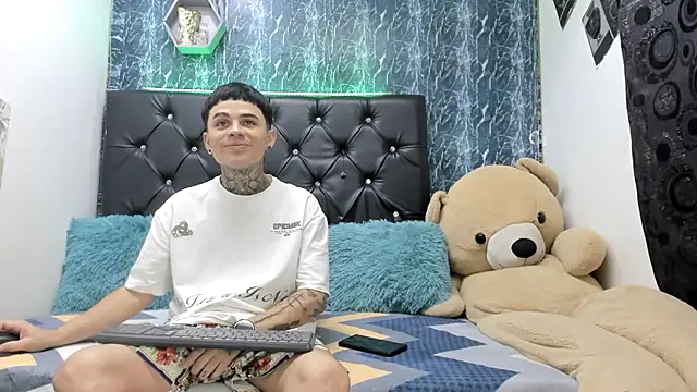 exotic hot couple online show from December 3, 9:58 pm