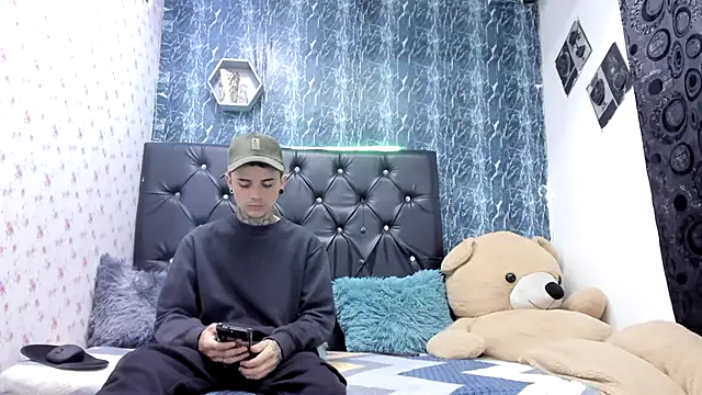 exotic hot couple online show from March 5, 10:27 pm