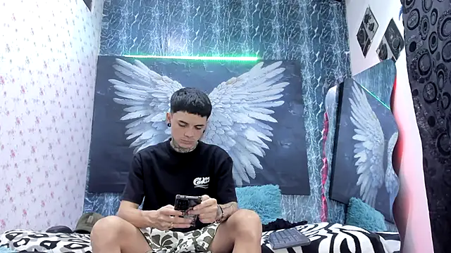 exotic hot couple online show from April 13, 10:25 pm