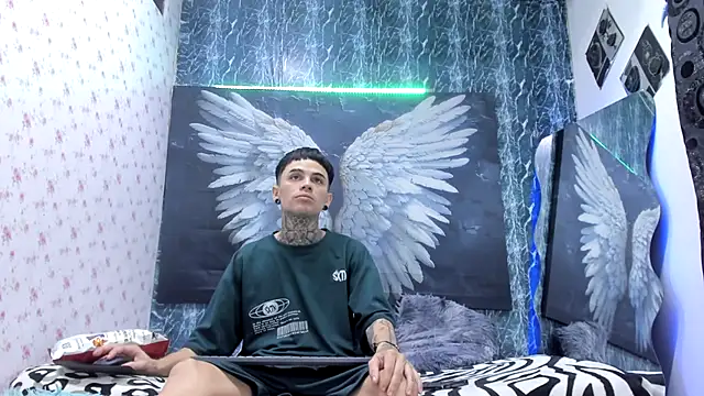 exotic hot couple online show from April 13, 1:53 am