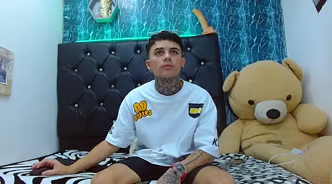 exotic hot couple online show from February 25, 9:58 pm