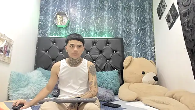 exotic hot couple online show from November 25, 10:32 pm