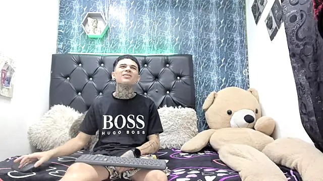 exotic hot couple online show from December 14, 10:37 pm