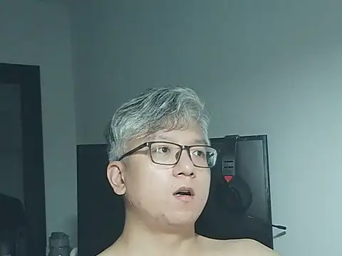 Snapshot of leoUSIR chatting on September 23, 5:20 pm leoUSIR online show from September 23, 5:20 pm