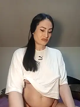 EveeRose online show from November 12, 6:39 am