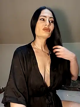 EveeRose online show from December 16, 7:23 am